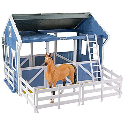 Breyer Horses Freedom Series Deluxe Country Stable & Wash Stall with Freedom Series Horse | 6 Piece Barn Playset Toy | 1:12 Scale Figurine | Model #61149 , Blue