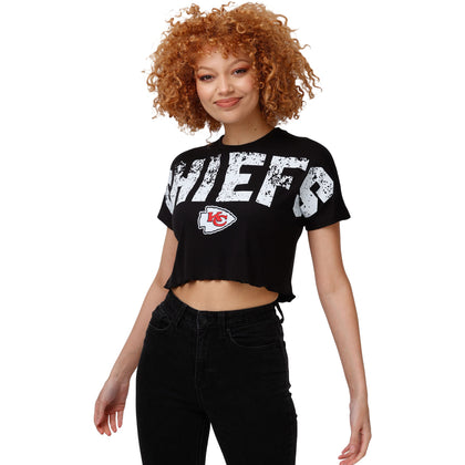 FOCO NFL Kansas City Chiefs Womens Distressed Wordmark Crop Top ShirtDistressed Wordmark Crop Top Shirt, Team Color, Medium